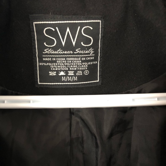 Black coat - Picture 6 of 9